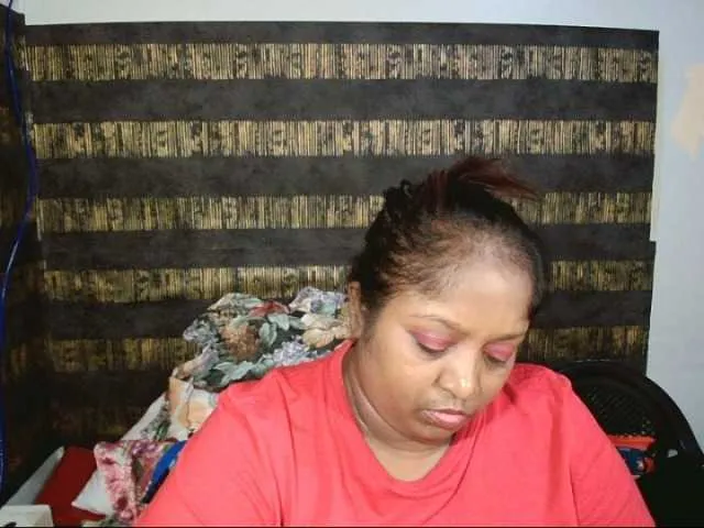 Live sex webcam photo for Indiantasha #287986921