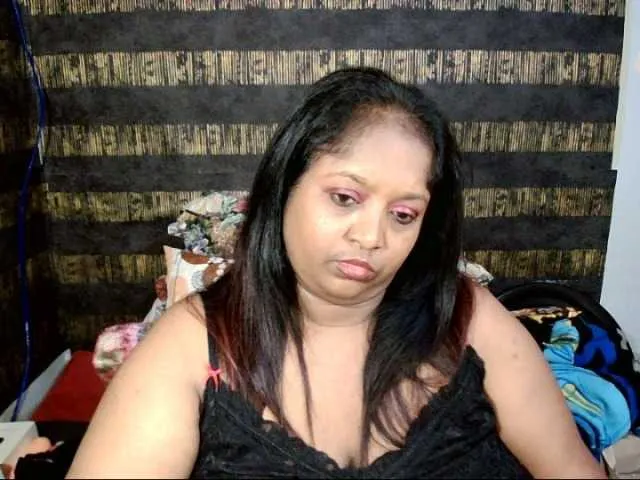 Live sex webcam photo for Indiantasha #287986923