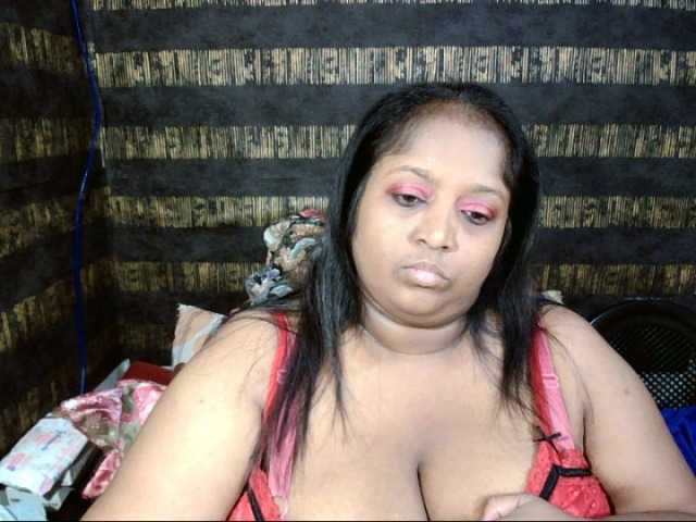 Live sex webcam photo for Indiantasha #277818616