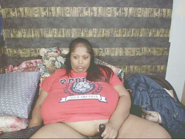 Live sex webcam photo for Indiantasha #277840390
