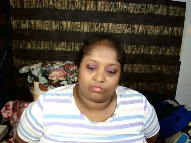 Live sex webcam photo for Indiantasha #287986935