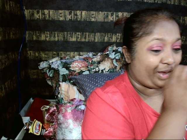 Live sex webcam photo for Indiantasha #277889017