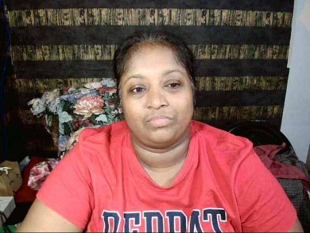 Live sex webcam photo for Indiantasha #277896153
