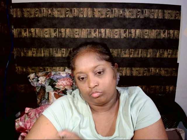 Live sex webcam photo for Indiantasha #277929266