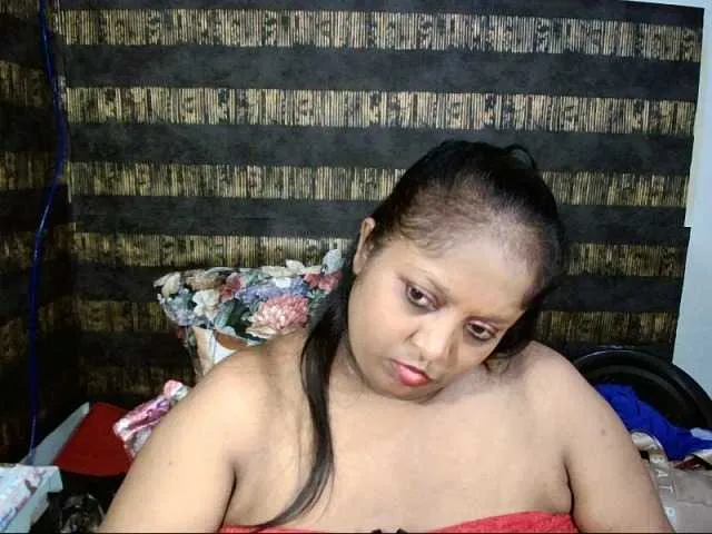Live sex webcam photo for Indiantasha #287986947