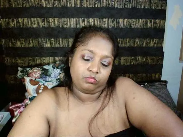 Live sex webcam photo for Indiantasha #287986950