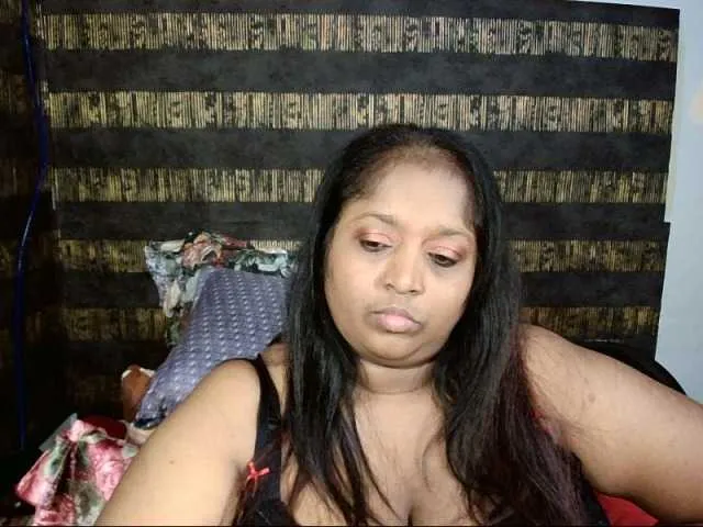 Live sex webcam photo for Indiantasha #287986953