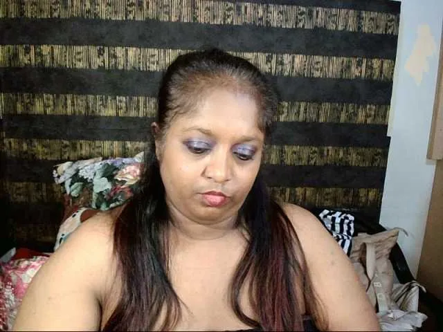Live sex webcam photo for Indiantasha #287986963