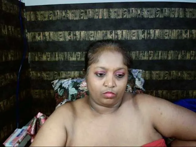 Live sex webcam photo for Indiantasha #287986965