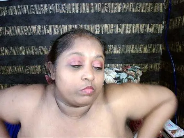 Live sex webcam photo for Indiantasha #288157073
