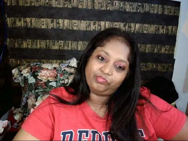Live sex webcam photo for Indiantasha #288542639