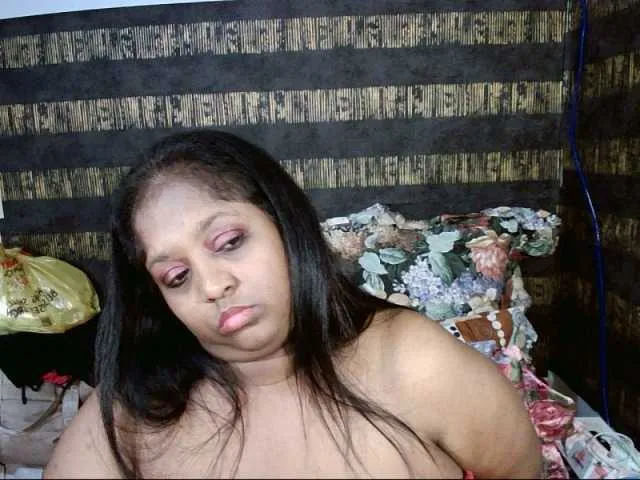 Live sex webcam photo for Indiantasha #288648362