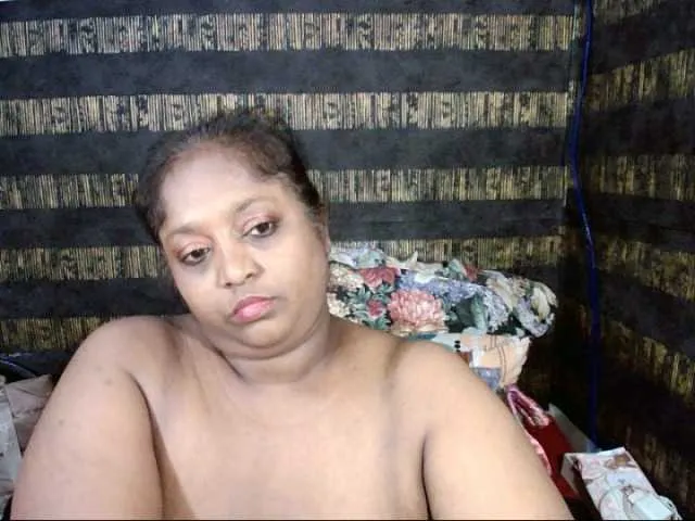 Live sex webcam photo for Indiantasha #288748210