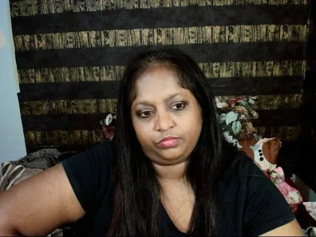 Live sex webcam photo for Indiantasha #289322904