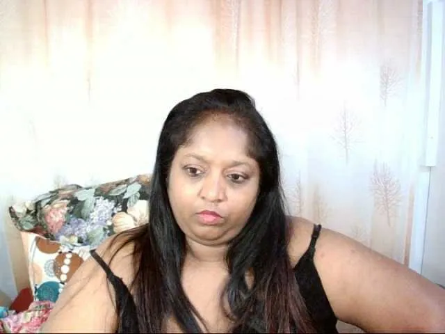 Live sex webcam photo for Indiantasha #289489297