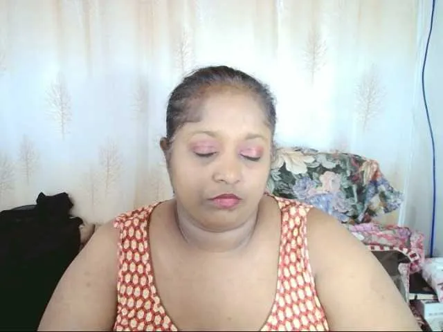 Live sex webcam photo for Indiantasha #290171229