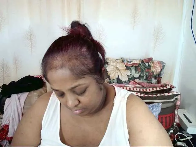 Live sex webcam photo for Indiantasha #290232580