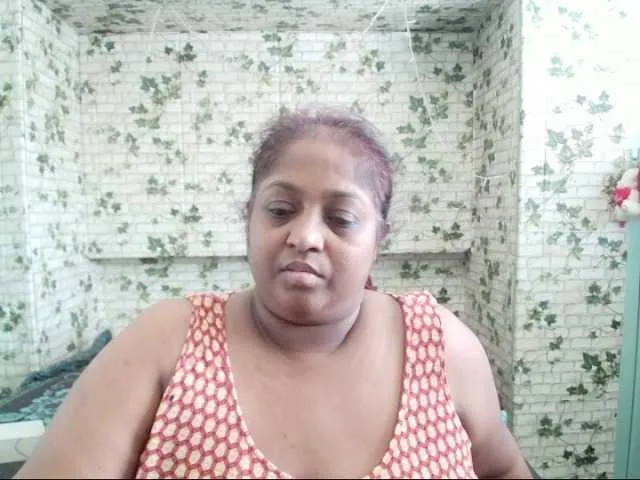 Live sex webcam photo for Indiantasha #290248442