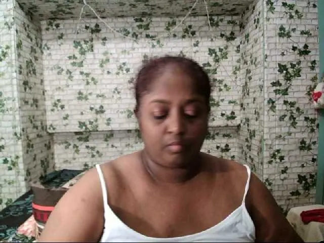 Live sex webcam photo for Indiantasha #290249983