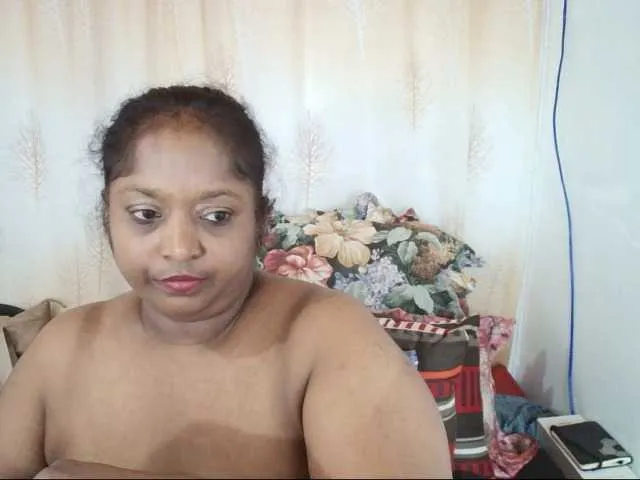 Live sex webcam photo for Indiantasha #290350470