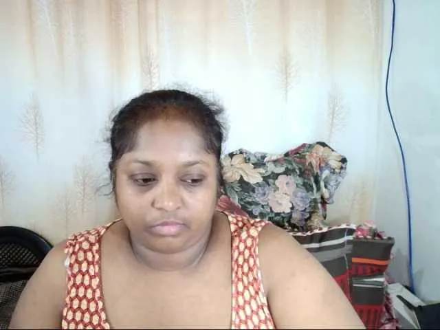 Live sex webcam photo for Indiantasha #290364180