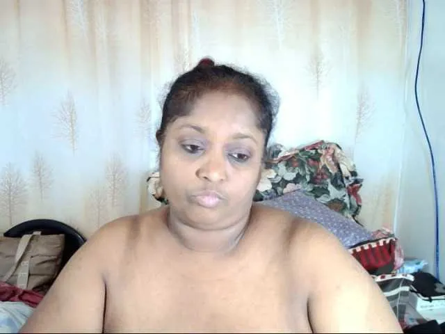 Live sex webcam photo for Indiantasha #290376075