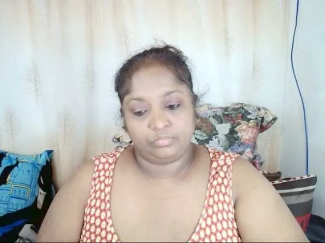 Live sex webcam photo for Indiantasha #290409478