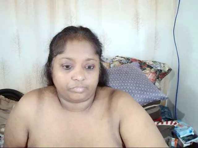 Live sex webcam photo for Indiantasha #290555416