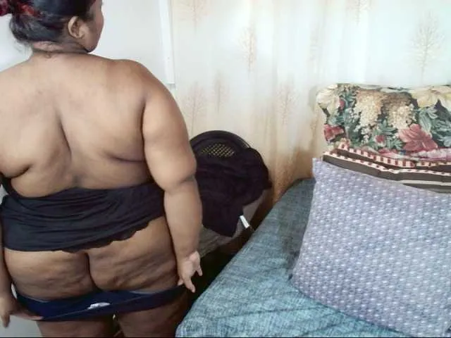 Live sex webcam photo for Indiantasha #290630407