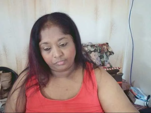 Live sex webcam photo for Indiantasha #290677587