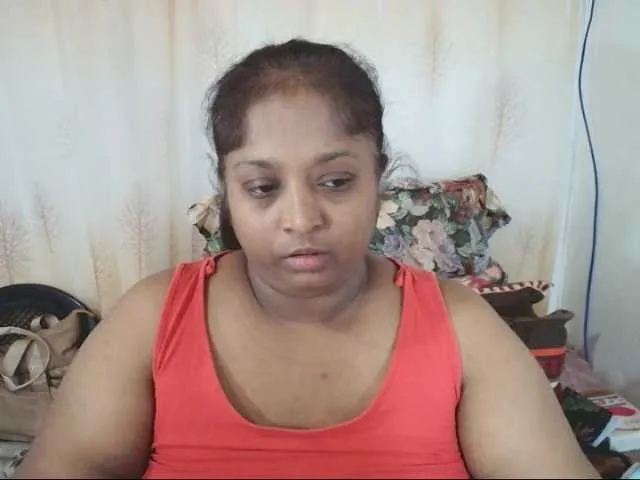 Live sex webcam photo for Indiantasha #290679991