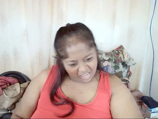 Live sex webcam photo for Indiantasha #290697384