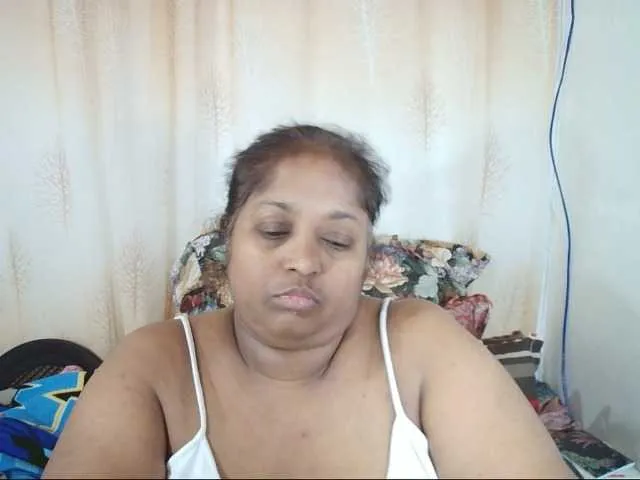 Live sex webcam photo for Indiantasha #290760786