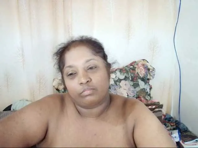 Live sex webcam photo for Indiantasha #290857573