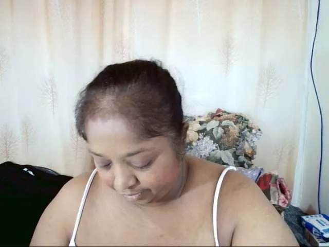 Live sex webcam photo for Indiantasha #290870220