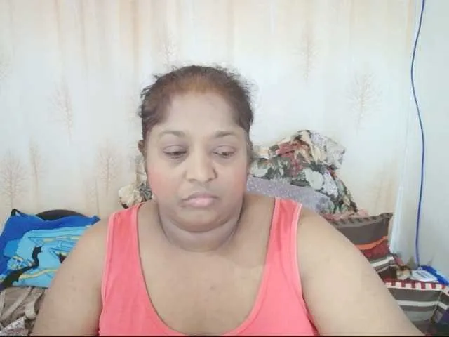 Live sex webcam photo for Indiantasha #290882751