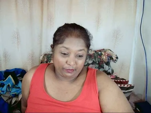 Live sex webcam photo for Indiantasha #290994024