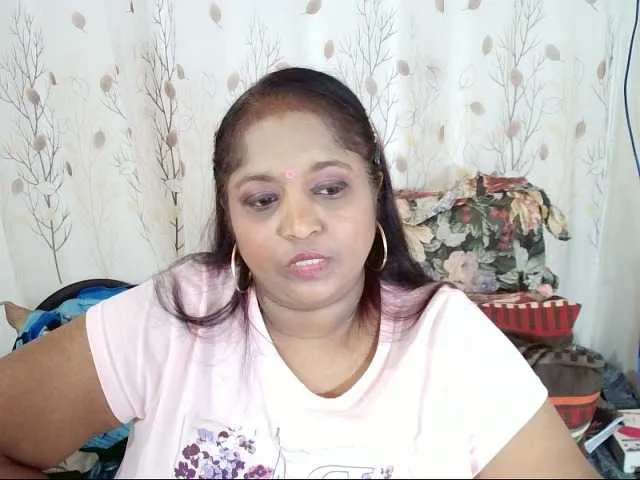 Live sex webcam photo for Indiantasha #291054588