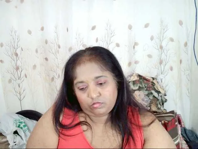 Live sex webcam photo for Indiantasha #291100678
