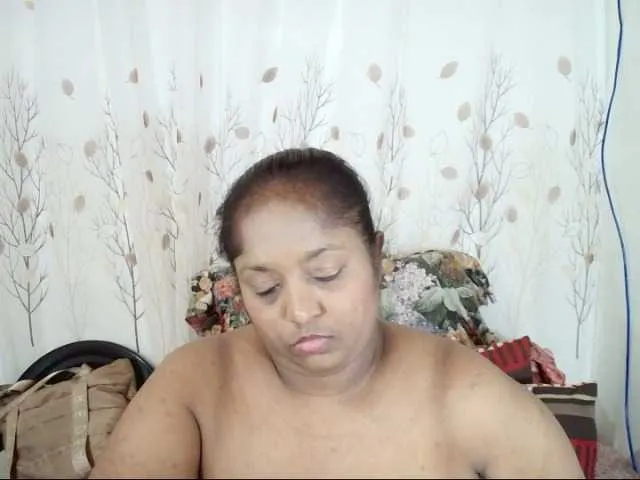 Live sex webcam photo for Indiantasha #291163285