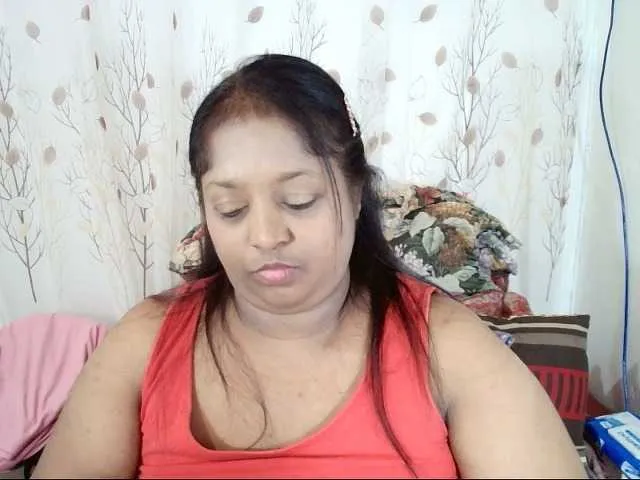 Live sex webcam photo for Indiantasha #291296128