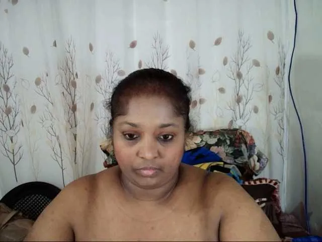 Live sex webcam photo for Indiantasha #291333383