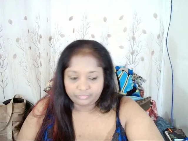 Live sex webcam photo for Indiantasha #291340276