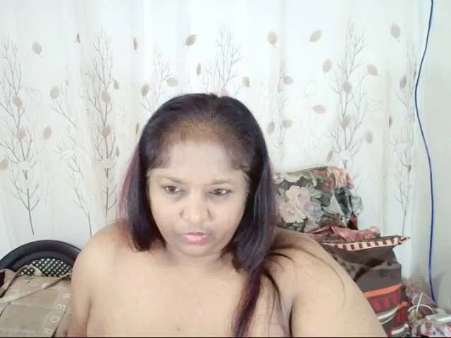 Live sex webcam photo for Indiantasha #291428407