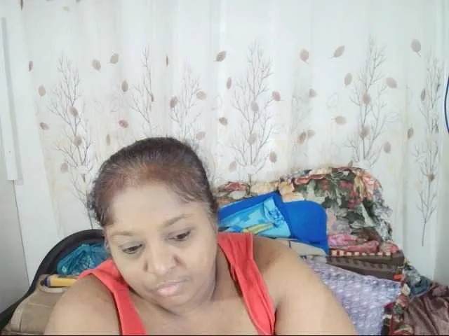 Live sex webcam photo for Indiantasha #291452962