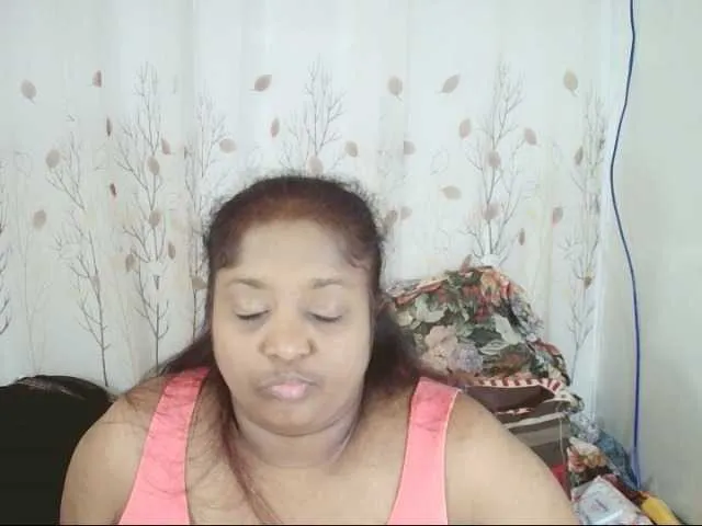 Live sex webcam photo for Indiantasha #291467573