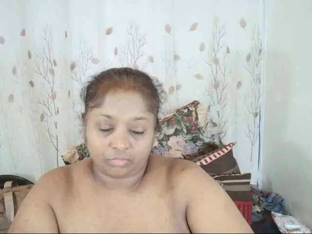 Live sex webcam photo for Indiantasha #291558638