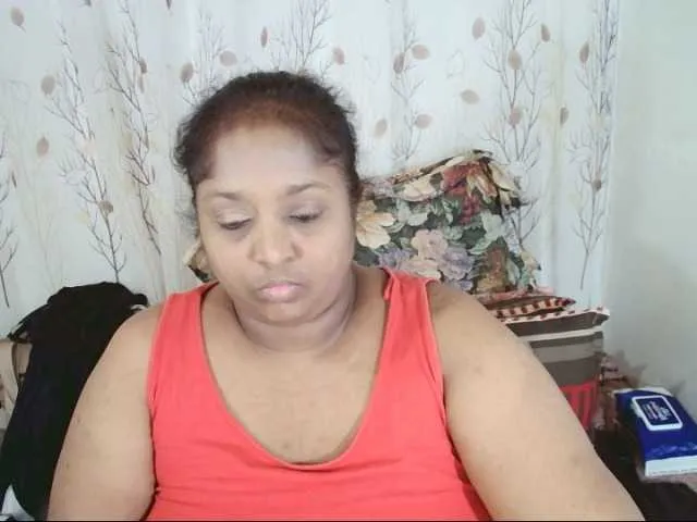Live sex webcam photo for Indiantasha #291635704