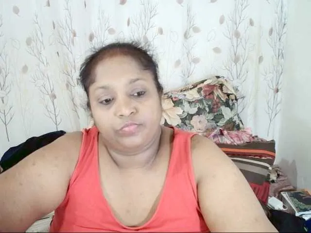 Live sex webcam photo for Indiantasha #291637795