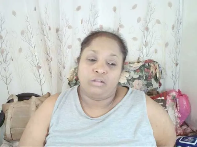 Live sex webcam photo for Indiantasha #291663874